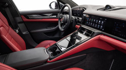 The new Porsche Panamera: Futuristic interior between quality style"