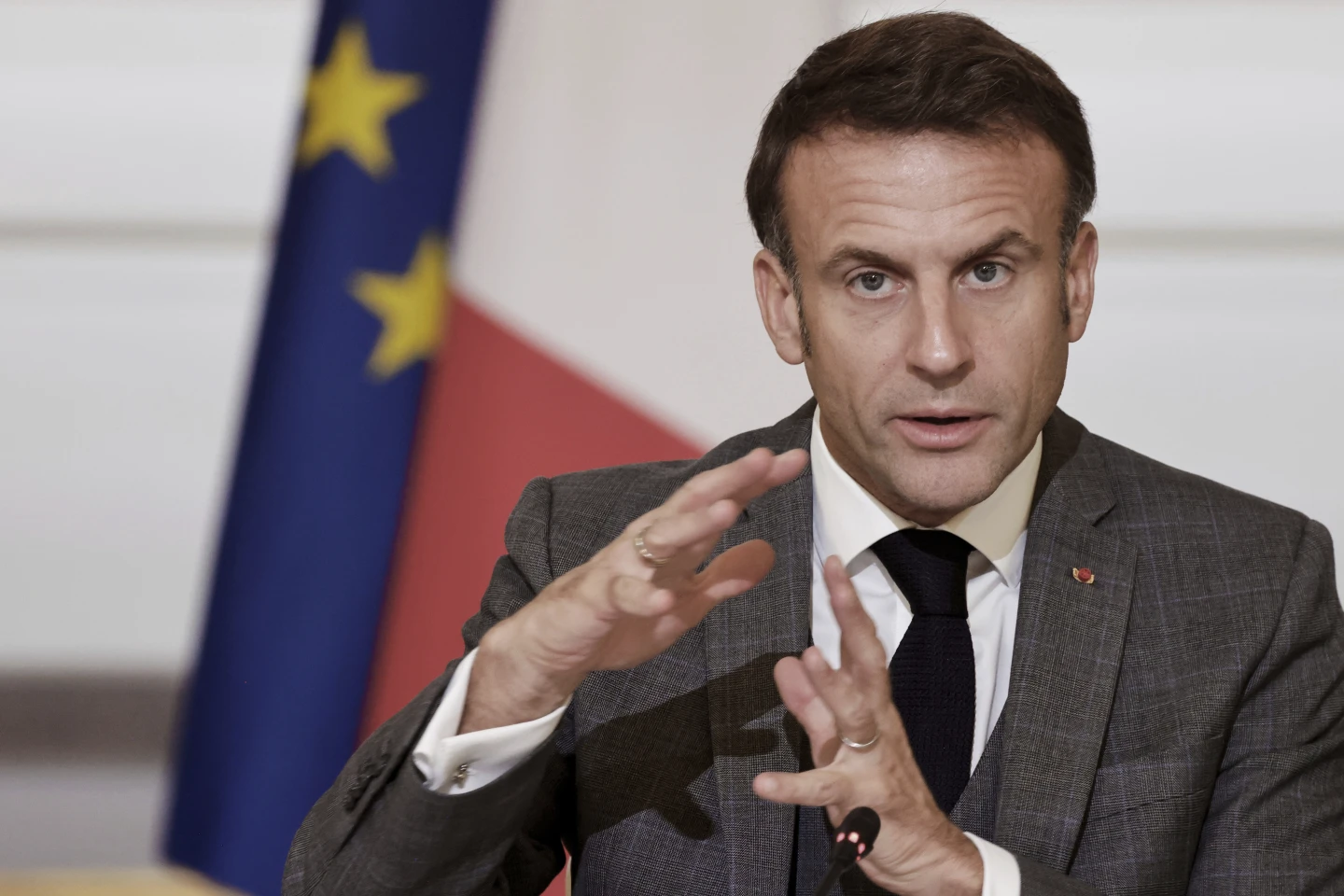 Macron hap konferencën e ndihmës në Gaza me apel ndaj Izraelit që t’i mbrojë civilët