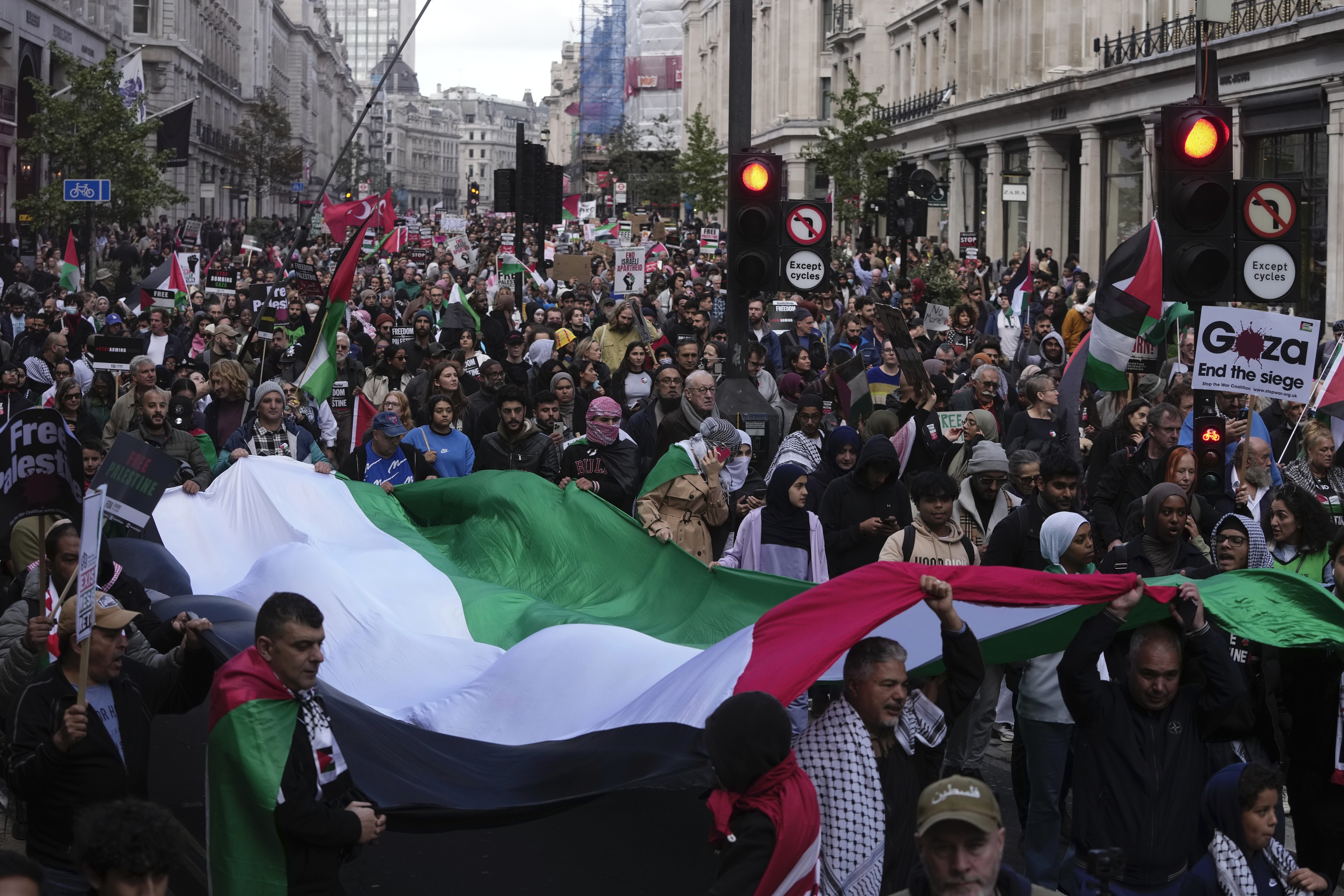 Marshi pro-Palestinë në Londër: Organizatorët thonë se ishin 800 mijë protestues, Policia 300 mijë