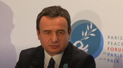 Kurti në Paris: Për sa kohë që fqinjët e Serbisë nuk janë pjesë e BE-së, nuk janë të sigurt nga ajo