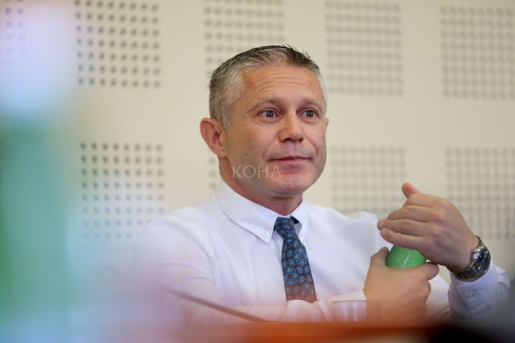 Ramadani kritikon vonesën e konstituimit të Kuvendit: Papërgjegjësi