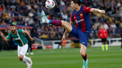 Barcelona fiton me vështirësi ndaj Alavesit