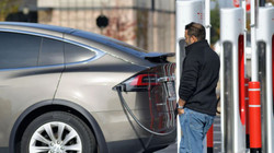 Three reasons why Americans haven't adopted electric cars quickly"