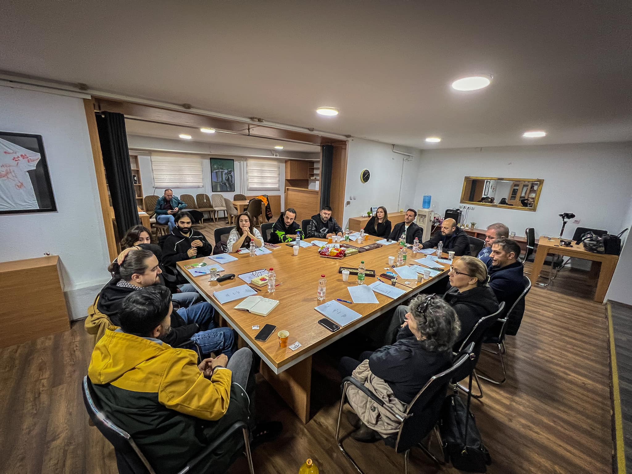 “Tartufi” në Teatrin e Gjilanit është në fazën e provave të tavolinës, përderisa premiera pritet më së largu deri më 20 dhjetor