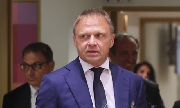 Ministri italian ndalon trenin e shpejtë pa planifikim, akuzohet për abuzim të pozitës