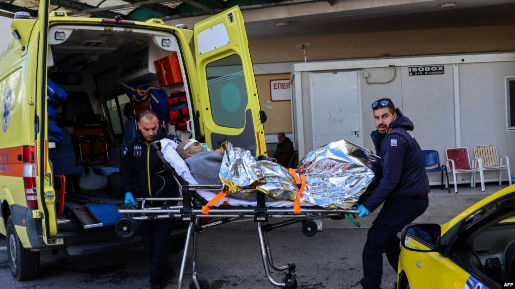 Zhduken 13 anëtarë të ekuipazhit, pasi anija e tyre fundoset në ishullin grek