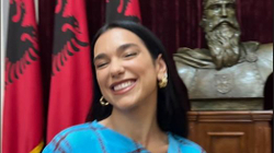 Dua Lipa uron 28 Nëntorin