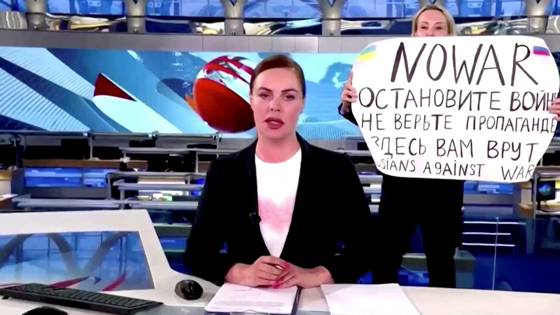 Dënohet me 8.5 vjet burgim gazetarja ruse që kundërshtoi luftën në Ukrainë