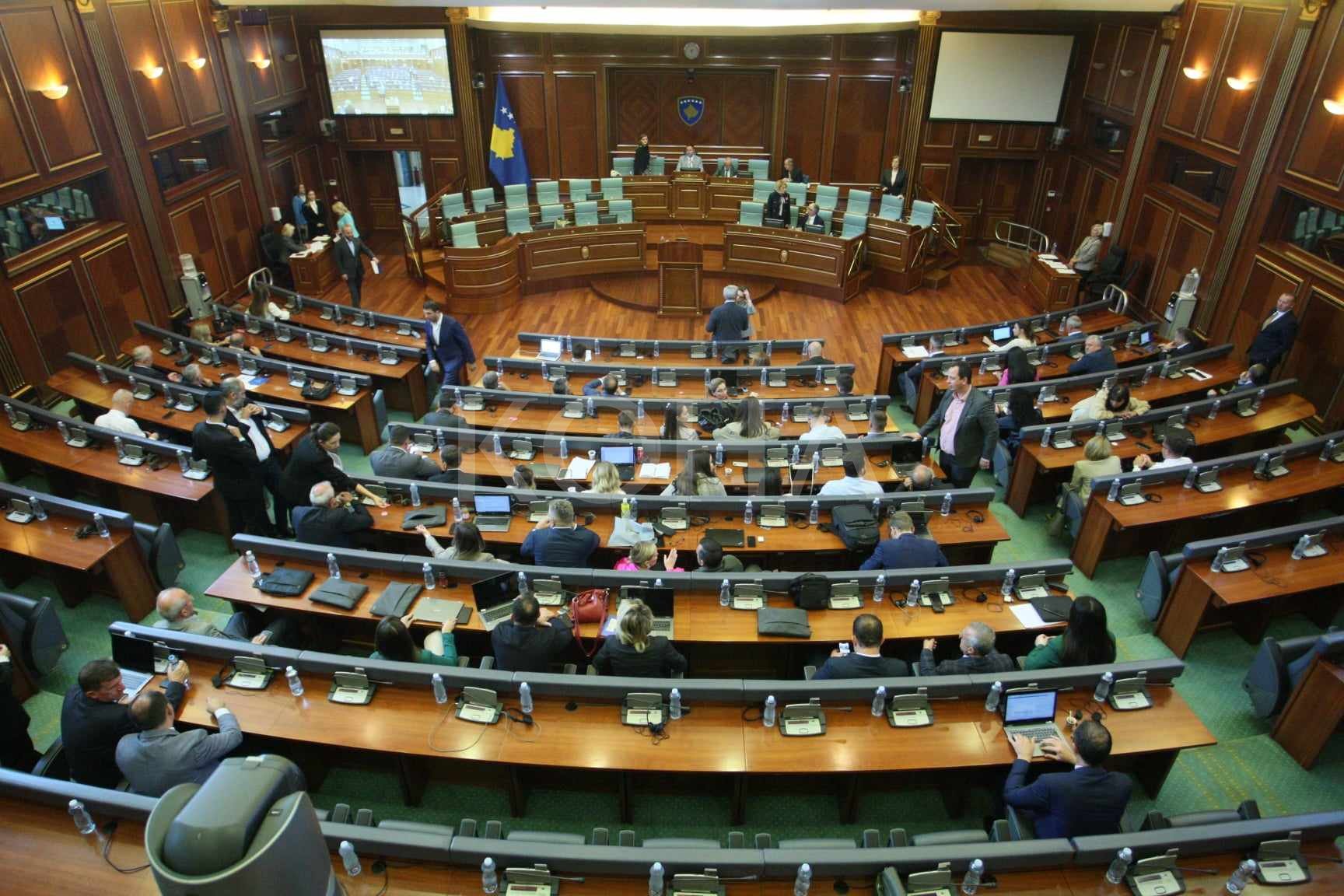 Rrahmani i VV-së e Lushtaku i PDK-së kundër votimit të projektligjit për shëndetin riprodhues