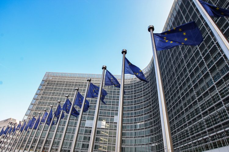 Parlamenti Evropian voton më 19 tetor rezolutën për Kosovën dhe Serbinë