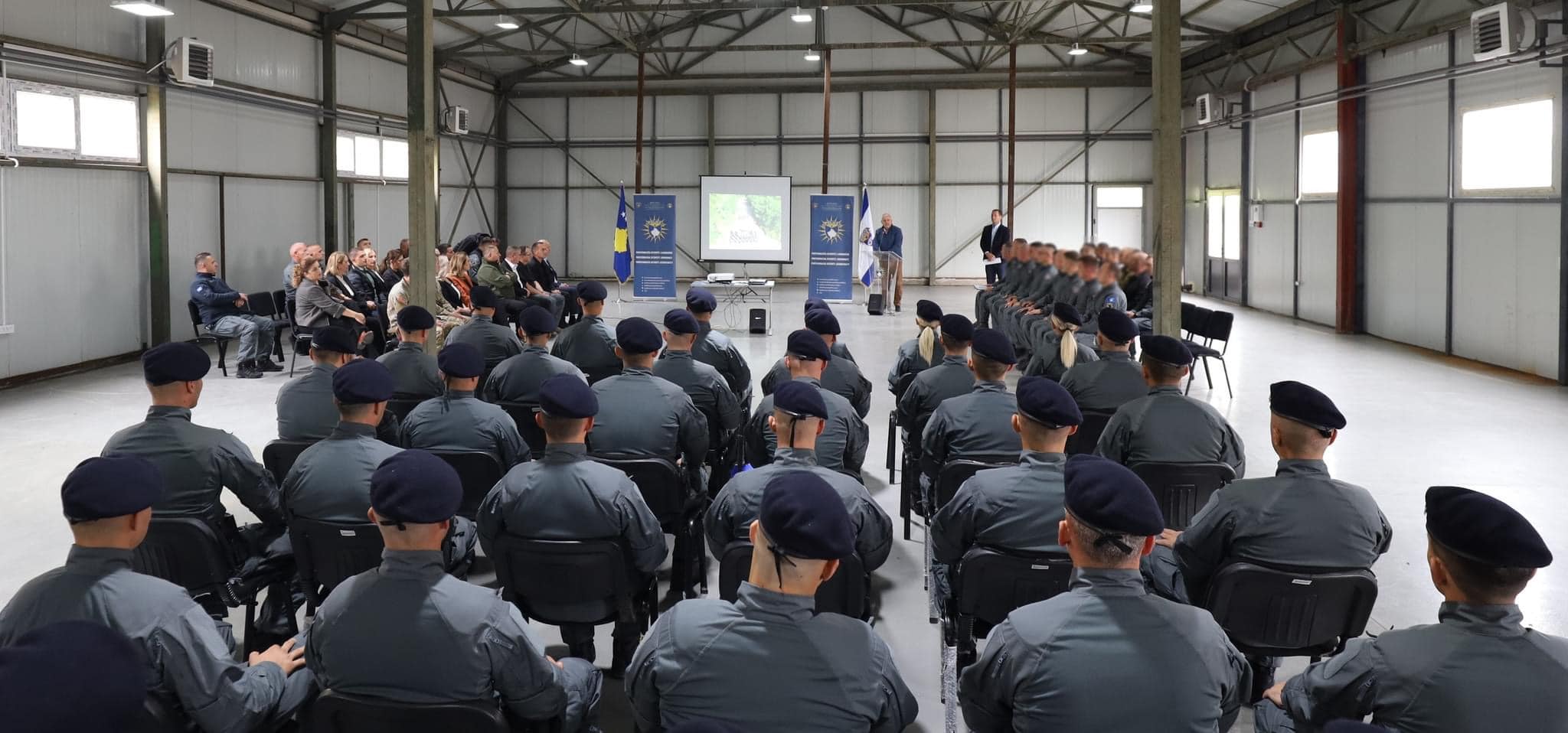Sveçla: 36 zyrtarë policorë nga sot i shtohen Njësisë Speciale Operative