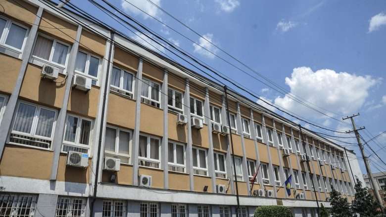Aktakuzë ndaj të pandehurit për vrasjen e nënës së tij para gjashtë muajsh në Pejë