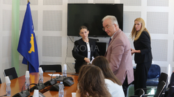 Opozita s’e pret, dështon raportimi i Bislimit në Komision