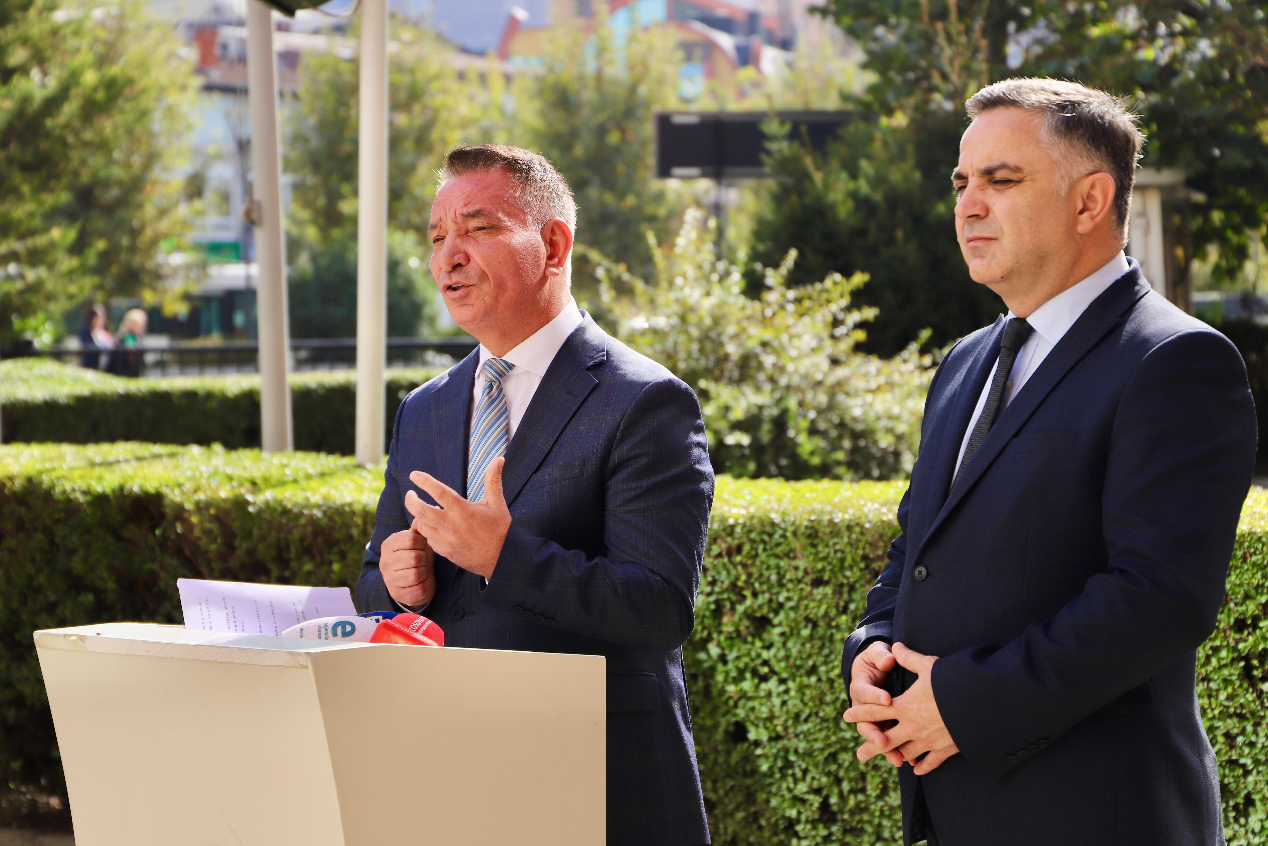 AAK: Vetëvendosja po ua merr deputetëve të vetmen të drejtë që e kanë