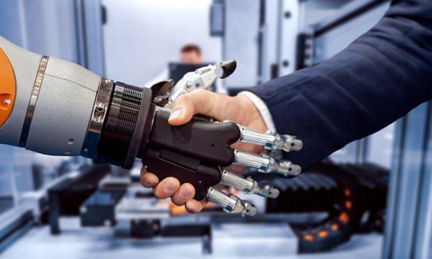 Njerëzit u kushtojnë më pak vëmendje punëve, nëse kanë kolegë robotë