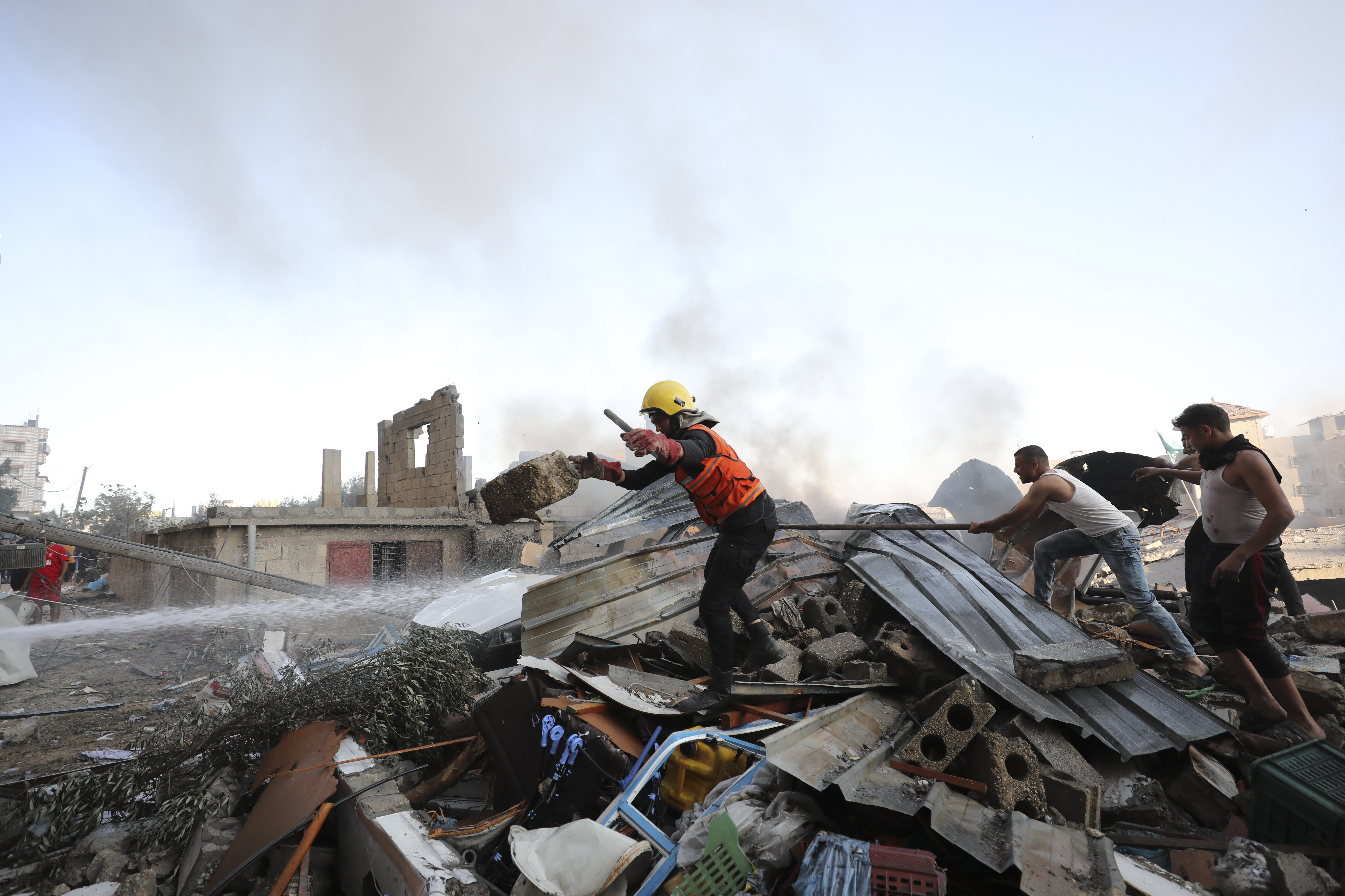 Egjipti pajtohet ta hapë pikëkalimin në Rafah për 20 kamionë me ndihma humanitare