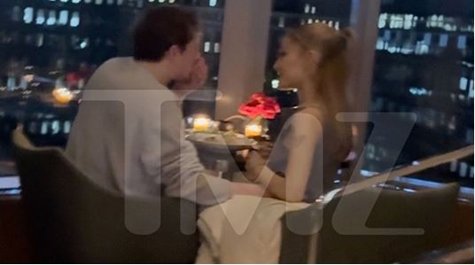 Ariana Grande po e shijon lidhjen e saj të re