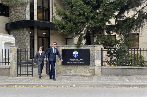 Përmbaruesi privat Mulhaxha, i shkarkuar nga Ministria e Drejtësisë, ankohet në Kushtetuese