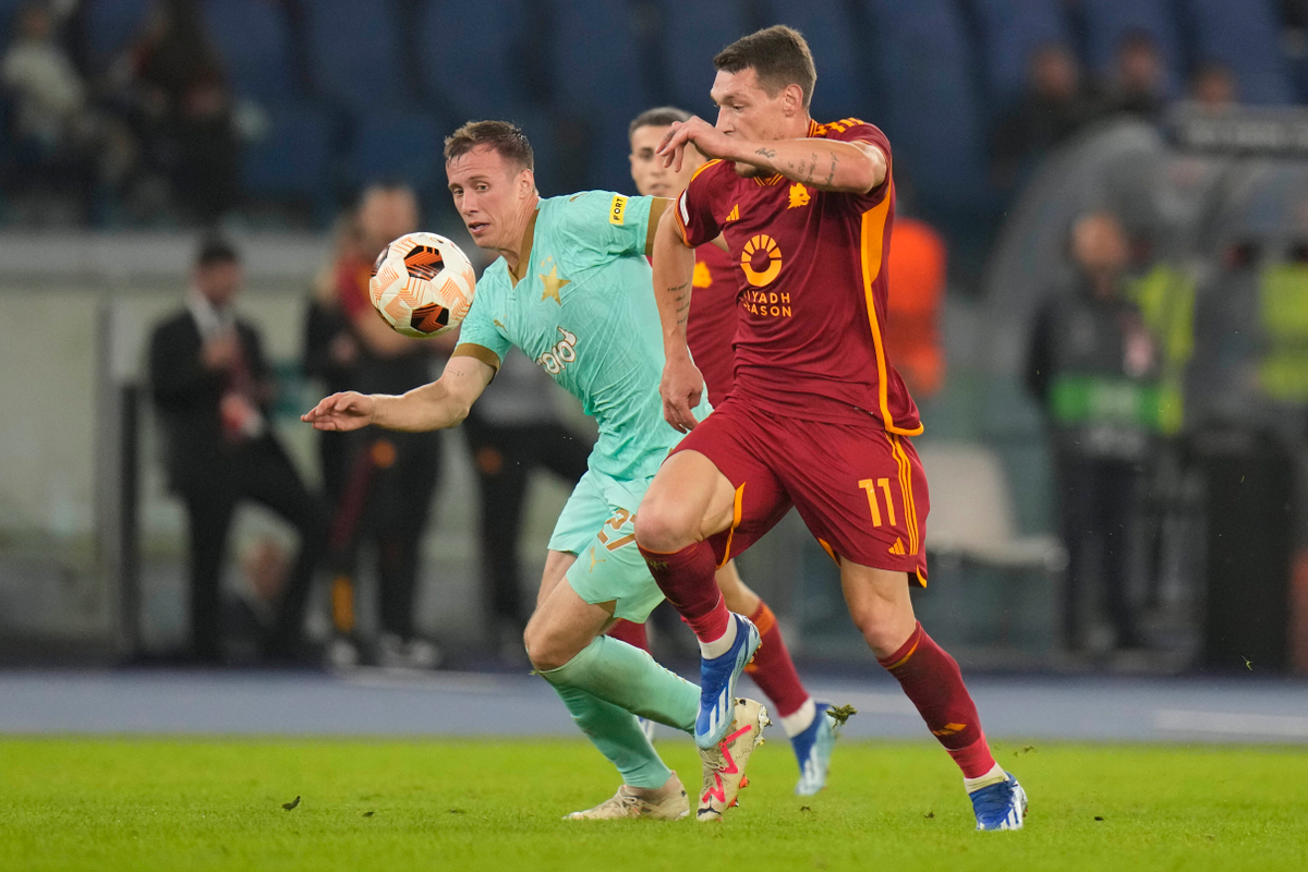 Roma make no mistake against Slavia Prague 