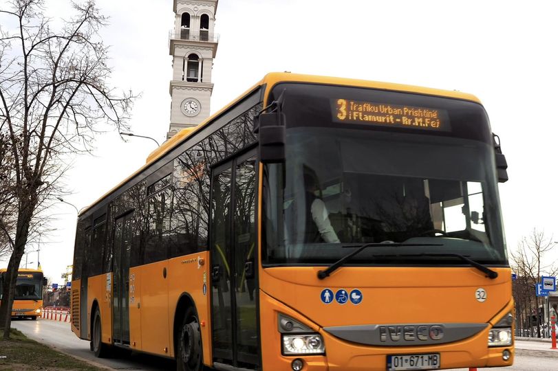 “Trafiku Urban” bën thirrje që për Halloween të mos hidhen vezë në drejtim të autobusëve