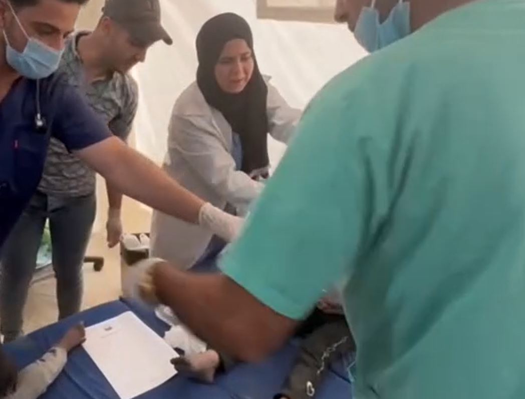 Motrat palestineze ribashkohen pasi u nxorën nga rrënojat