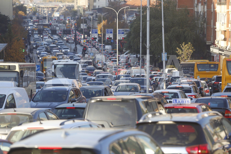 ​Prishtina e ngarkuar me vetura, transporti publik shihet si zgjidhje