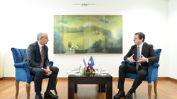 Kurti takon shefin e OSBE-së në Kosovë, situata në veri temë diskutimi