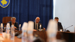 Haradinaj: Kush garanton se të gjithë fëmijët i kanë tekstet shkollore