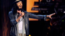 Russel Brand akuzohet për përdhunim e sulm seksual