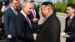 Prapaskenat e takimit Putin – Kim Jong-un