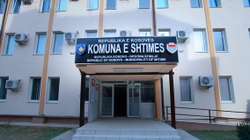 Komuna e Shtimes anulon ekskursionin për maturantë në Shqipëri