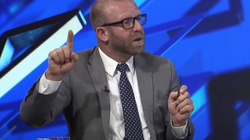 Abazi kritikon qasjen vetanake dhe kokëforte të Kurtit në dialog: Politikë e ndërtuar mbi popullizmin