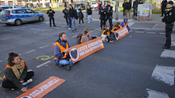 Aktivistët e klimës bllokojnë rrugët në Berlin