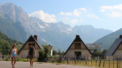 Alpet Shqiptare me 130 mijë vizitorë për një muaj