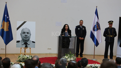 Osmani ndan urdhrin “Hero i Kosovës” për policin që u vra në Banjskë