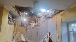 Një i plagosur e dëme të mëdha në infrastrukturë, pasi Rusia goditi portin Odesa