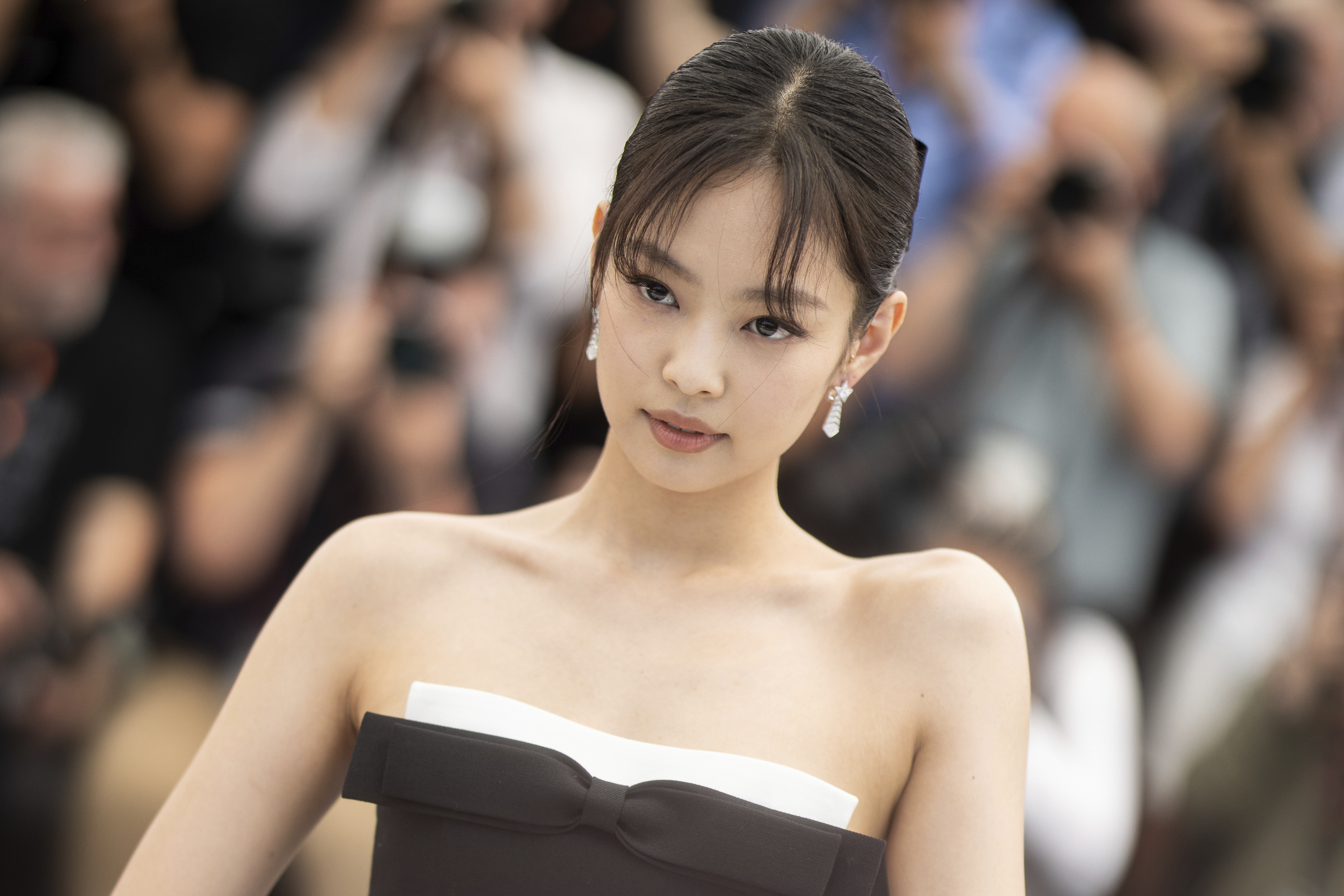 Jennie paralajmëron muzikë të re dhe unike