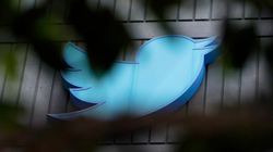 X/Twitteri heq mundësinë që përdoruesit t’i raportojnë dezinformatat