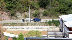 Ushtria serbe lëviz nga tri drejtime për në kufi me Kosovën