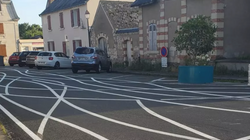 Francezët përdorin një mënyrë të pazakontë për të ngadalësuar trafikun”