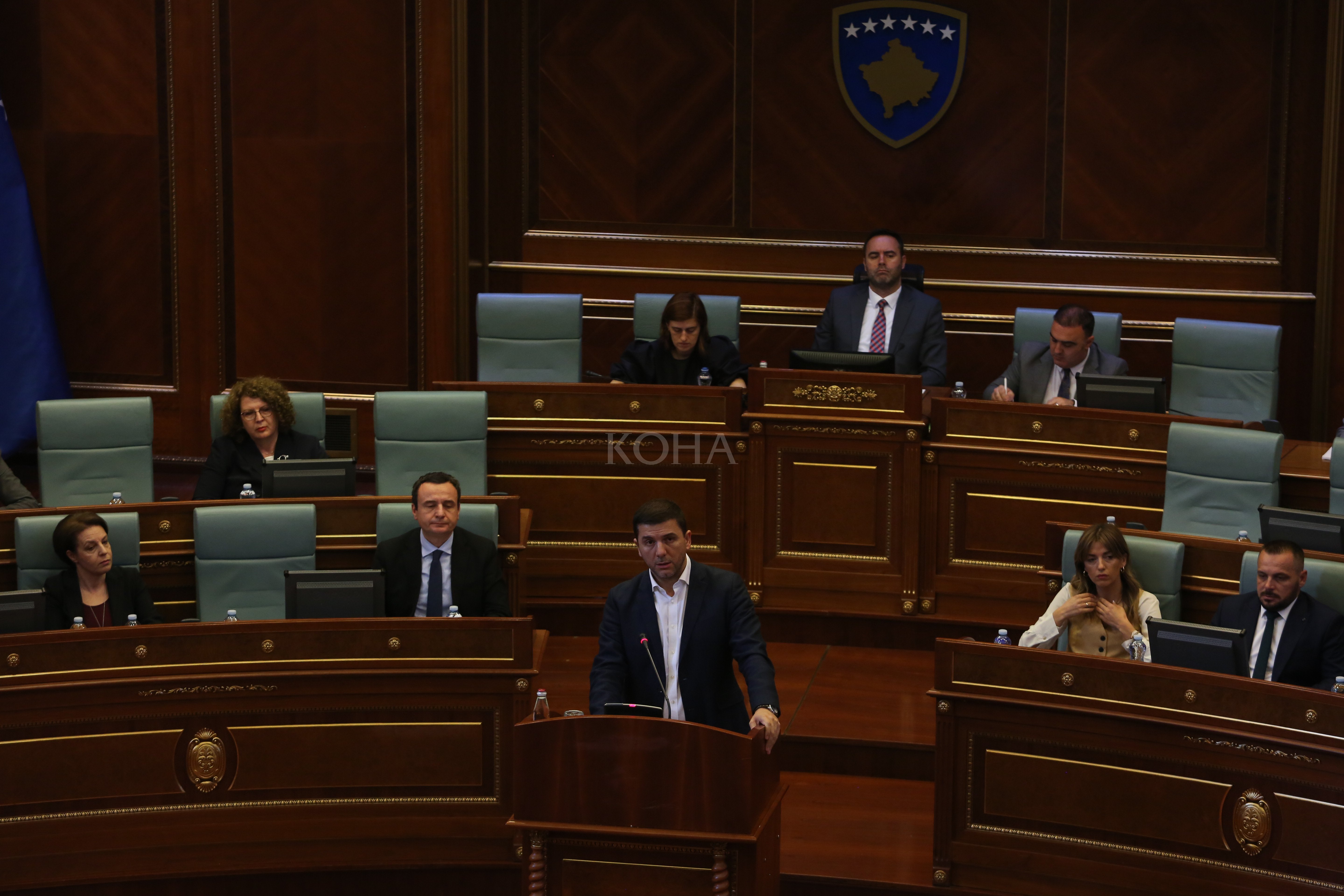Kurti i gatshëm për zgjedhje, PDK-ja ia ofron nënshkrimet