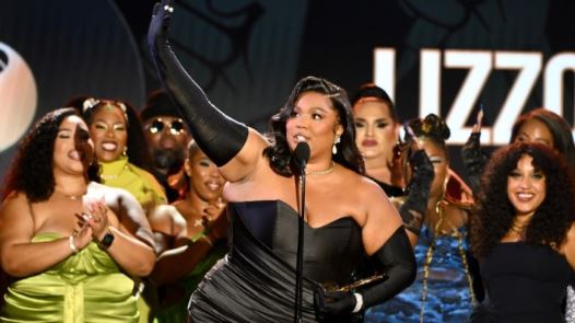 Lizzo kërkon të hidhet poshtë “padia qesharake” ndaj saj për ngacmim seksual