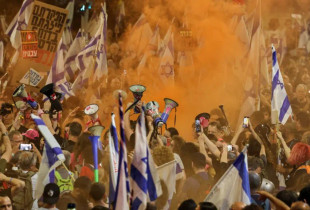 Protestuesit izraelitë kundër kryeministrit Benjamin Netanyahu