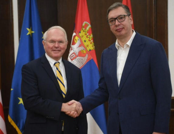 Aleksandar Vucic me Christopher Hillin