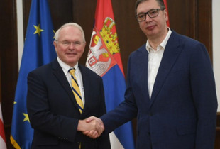 Aleksandar Vucic me Christopher Hillin
