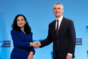 Vjosa Osmani & Jens Stoltenberg