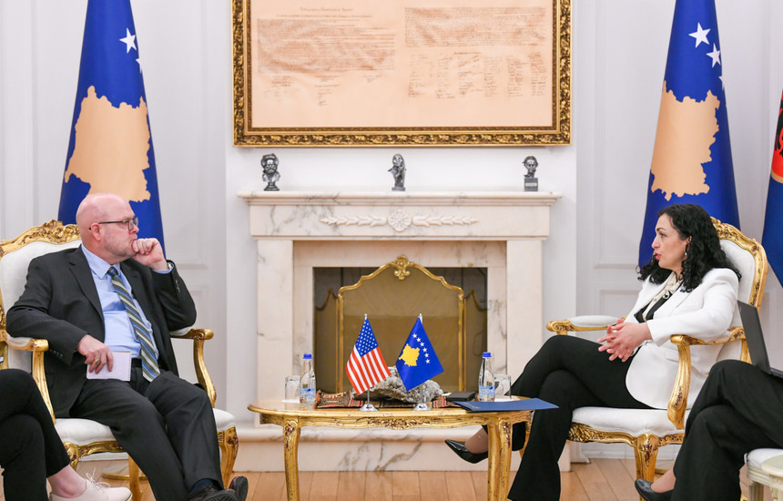 Jeffrey Hovenier & Vjosa Osmani