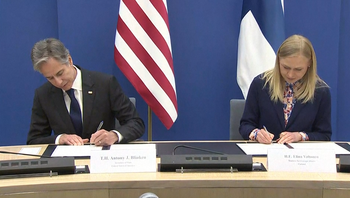 Antony Blinke dhe Elina Valtonen