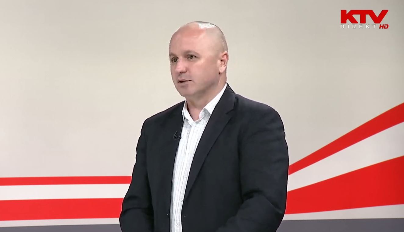 Fidan Ukaj, politolog