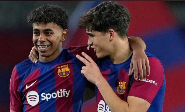 Lamine Yamal dhe Pau Cubars